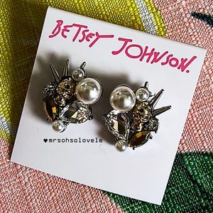 BETSEY JOHNSON Pearl Skull and Silver Rhinestone BNWT Earrings